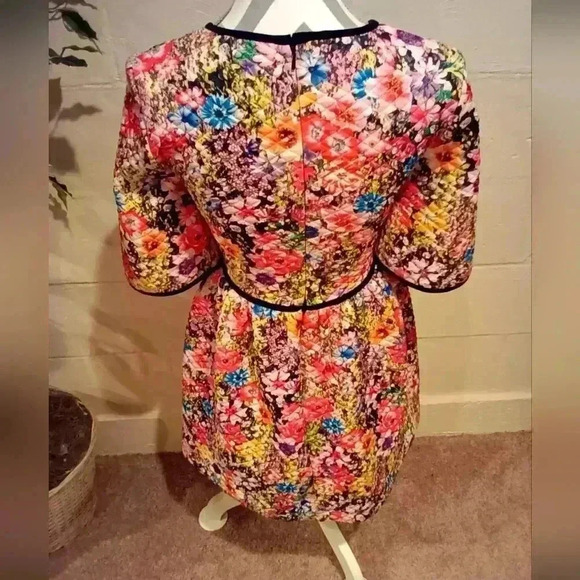 Black Halo Colorful Floral QuiltedA-Line Minidress Women's Size 2 Lining EUC. - Picture 3 of 11